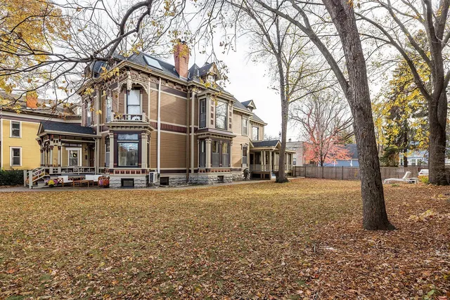 $899,900 | 422 Laurel Avenue, St. Paul, MN 55102