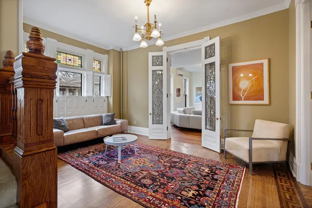 $899,900 | 422 Laurel Avenue, St. Paul, MN 55102