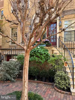 a view of a pathway of a house