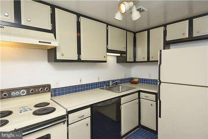 1949 Calvert Street Northwest Washington, DC 20009 - Photo 11 of 22 Kitchen