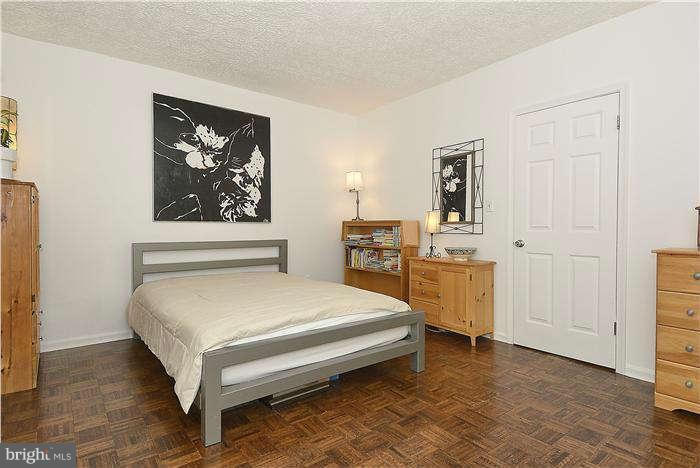 1949 Calvert Street Northwest Washington, DC 20009 - Photo 14 of 22 Bedroom
