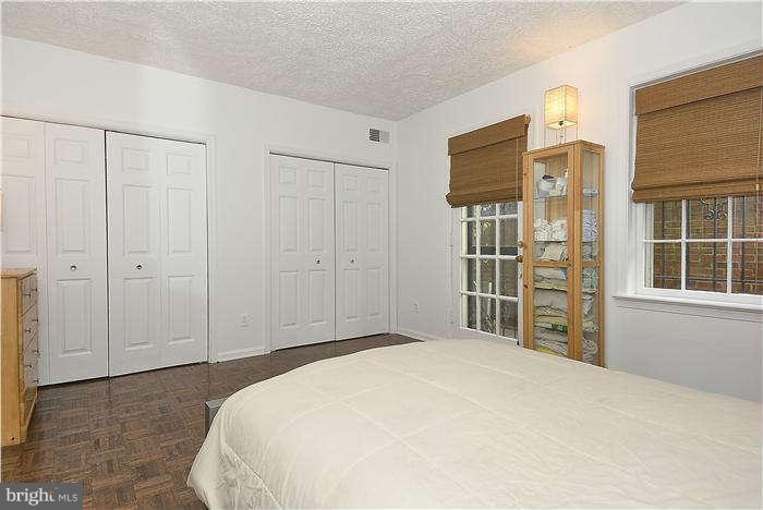 1949 Calvert Street Northwest Washington, DC 20009 - Photo 15 of 22 Bedroom
