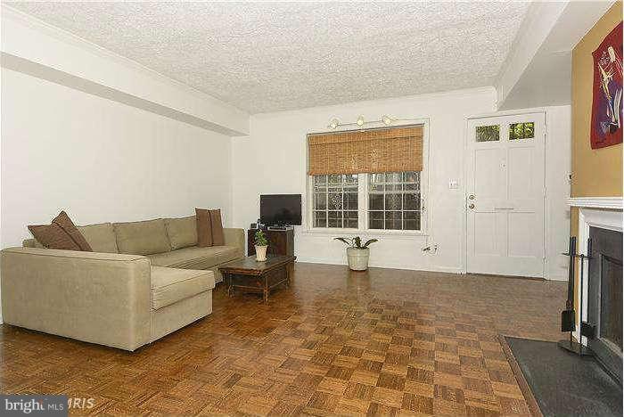 1949 Calvert Street Northwest Washington, DC 20009 - Photo 8 of 22 Living Room