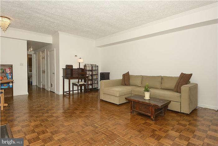 1949 Calvert Street Northwest Washington, DC 20009 - Photo 9 of 22 Living Room