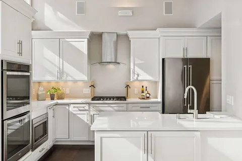 $799,000 | 5347 Pinewood Trail, Edina, MN 55436