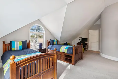 $799,000 | 5347 Pinewood Trail, Edina, MN 55436