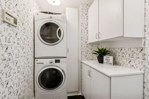 $799,000 | 5347 Pinewood Trail, Edina, MN 55436