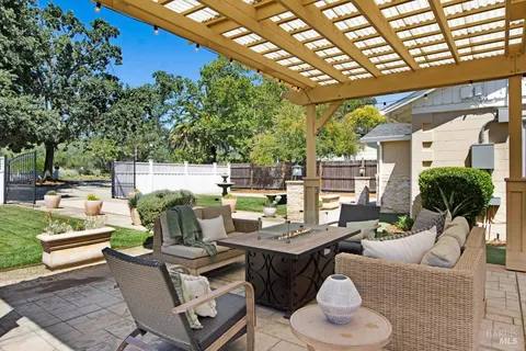 $895,000 | 443 West Spain Street, Sonoma, CA 95476