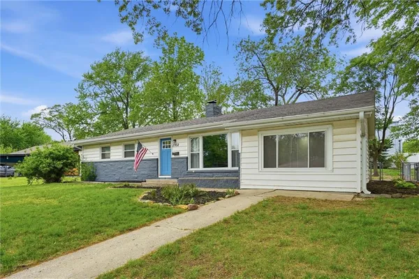 $255,000 | 2902 West 7th Street, Lawrence, KS 66049
