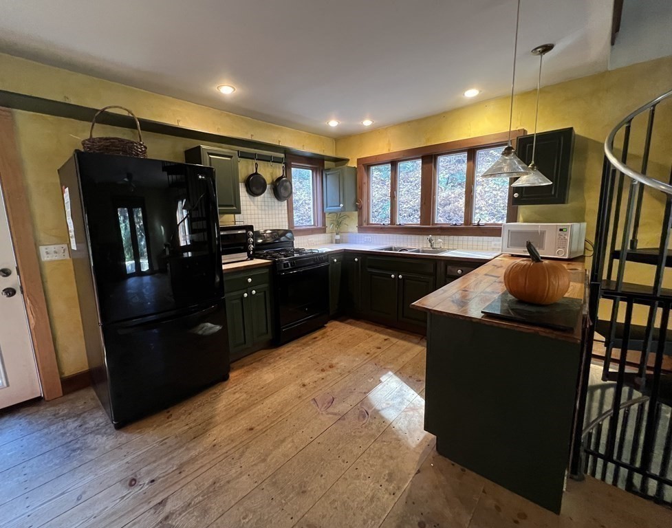 548 Wendell Road Shutesbury, MA 01072 - Photo 6 of 39 Gallery Image 6