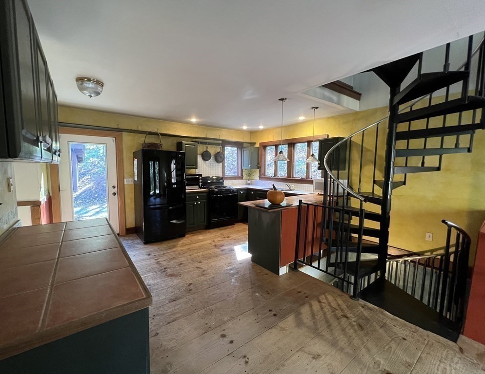 548 Wendell Road Shutesbury, MA 01072 - Photo 9 of 39 Gallery Image 9