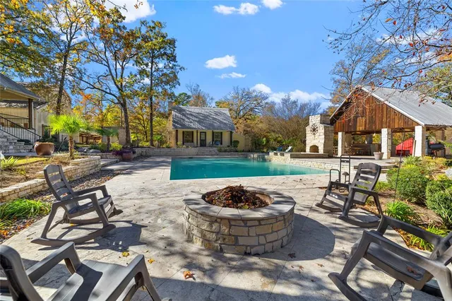 a view of entrance gate of house