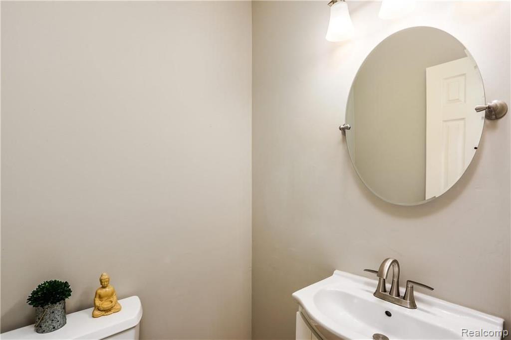 403 Whitney Drive Rochester Hills, MI 48307 - Photo 15 of 25
