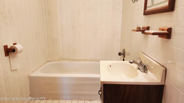 $304,000 | 75 Nunzio Lane, Cornwallville, NY 12418