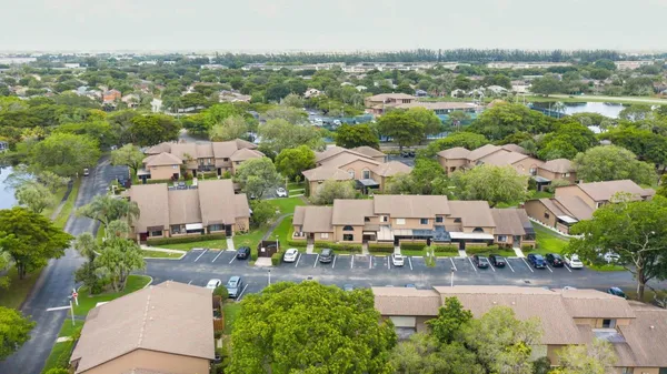 $3,000 | 2358 Northwest 37th Avenue, Coconut Creek, FL 33066