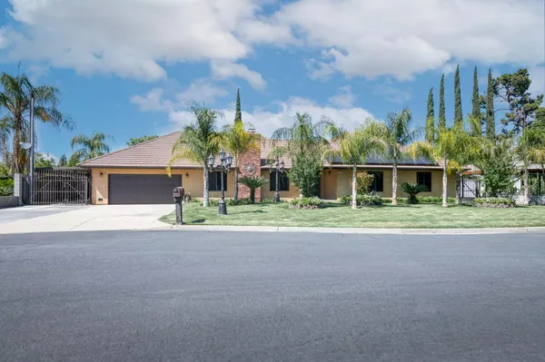 $499,000 | 5253 East Platt Avenue, Fresno, CA 93727