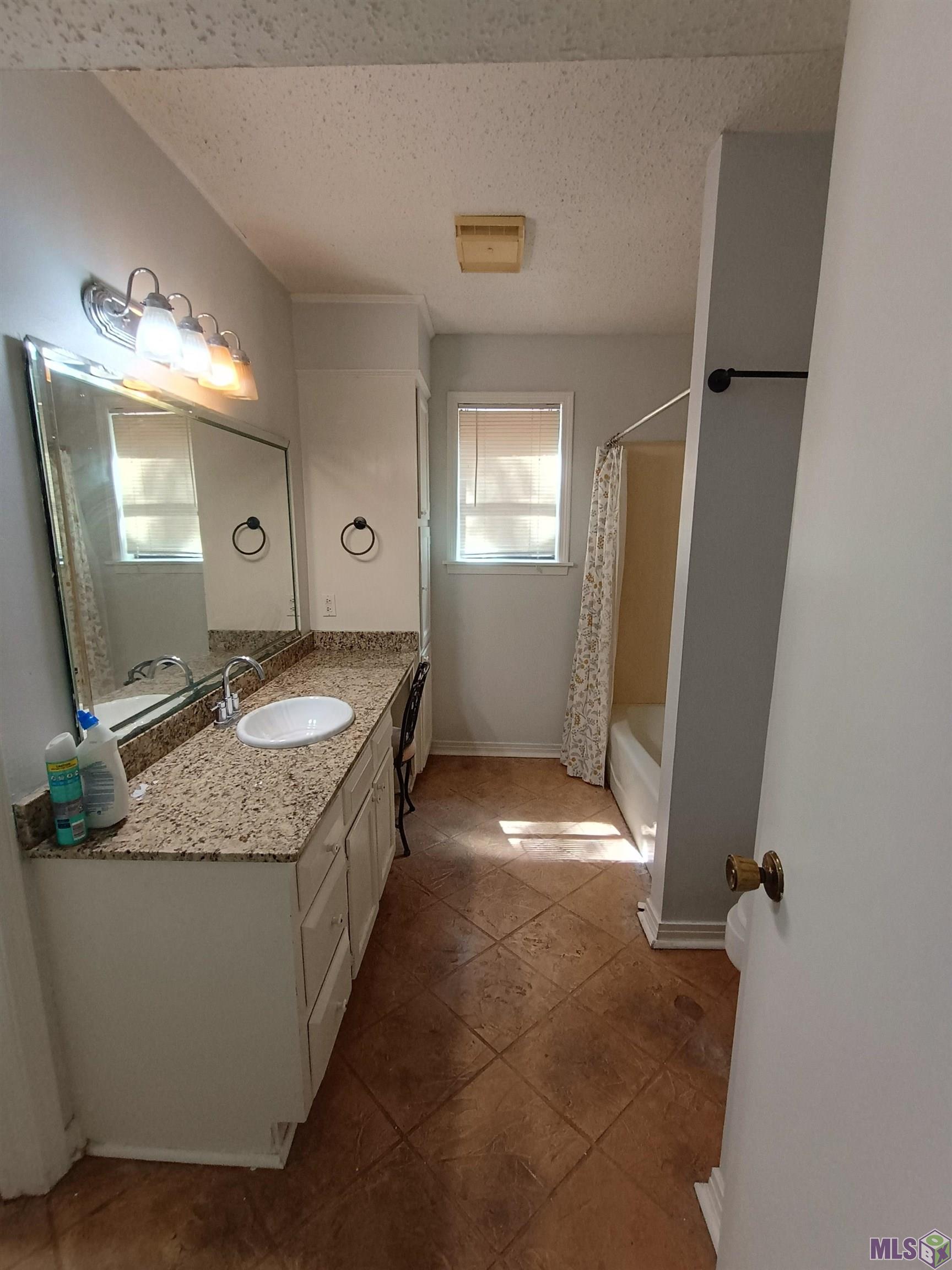 2452 Brightside Drive Baton Rouge, LA 70820 - Photo 8 of 9