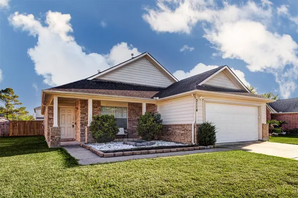 $2,200 | 3114 Maryfield Lane, Pearland, TX 77581