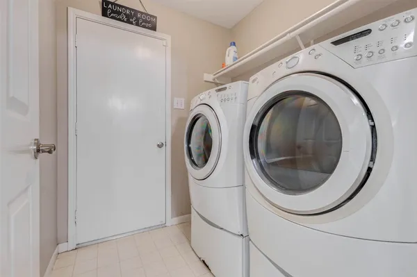 $2,200 | 3114 Maryfield Lane, Pearland, TX 77581