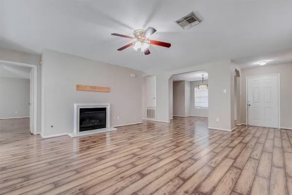 $2,200 | 3114 Maryfield Lane, Pearland, TX 77581