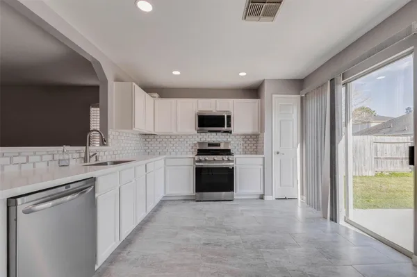 $2,200 | 3114 Maryfield Lane, Pearland, TX 77581