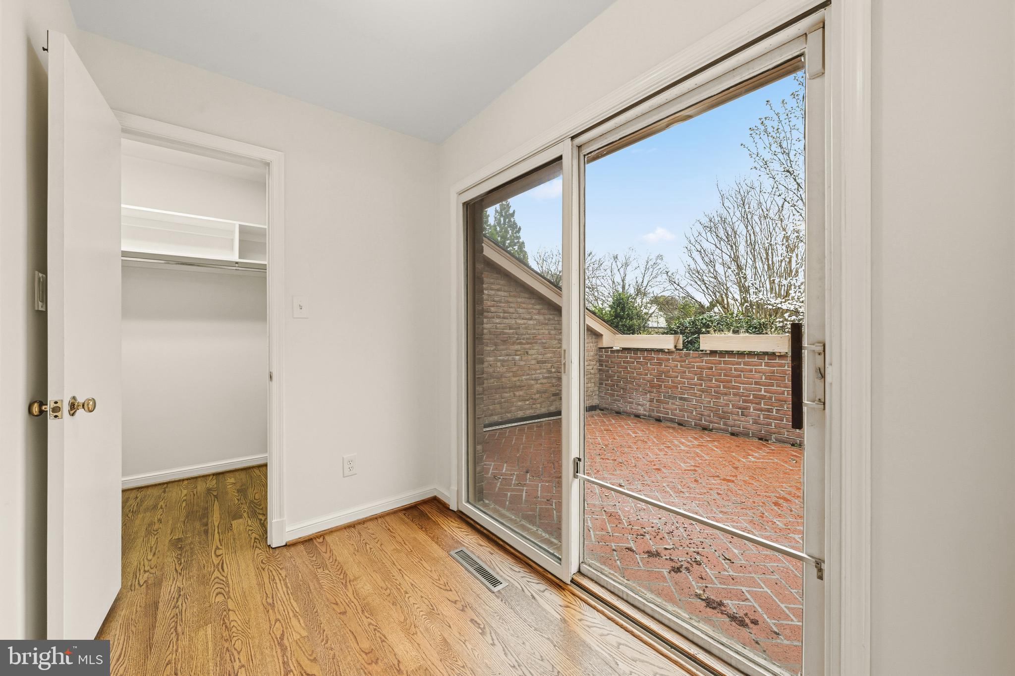 1213 Potomac School Road McLean, VA 22101 - Photo 28 of 52 Primary Bathroom