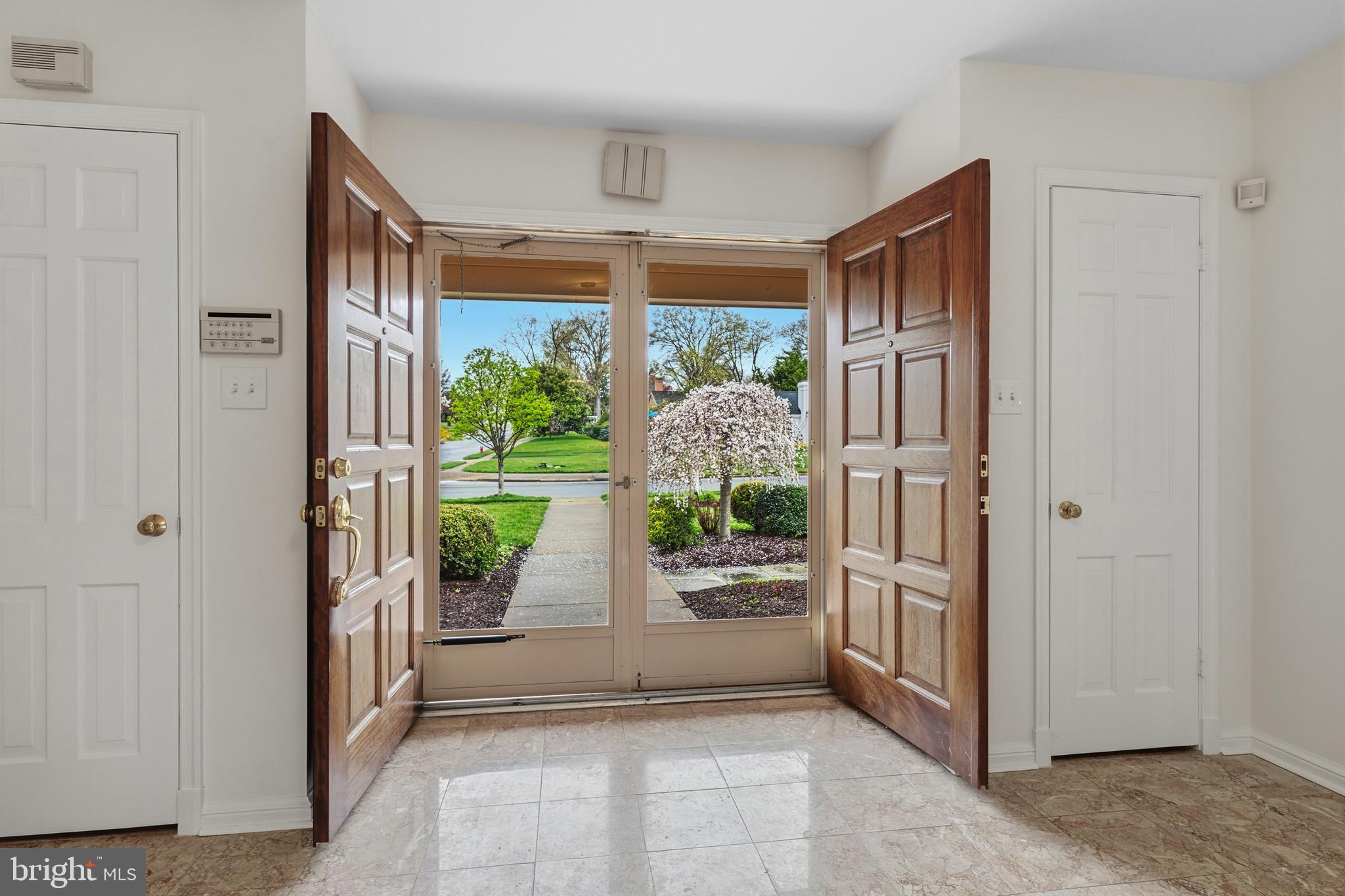 1213 Potomac School Road McLean, VA 22101 - Photo 3 of 52