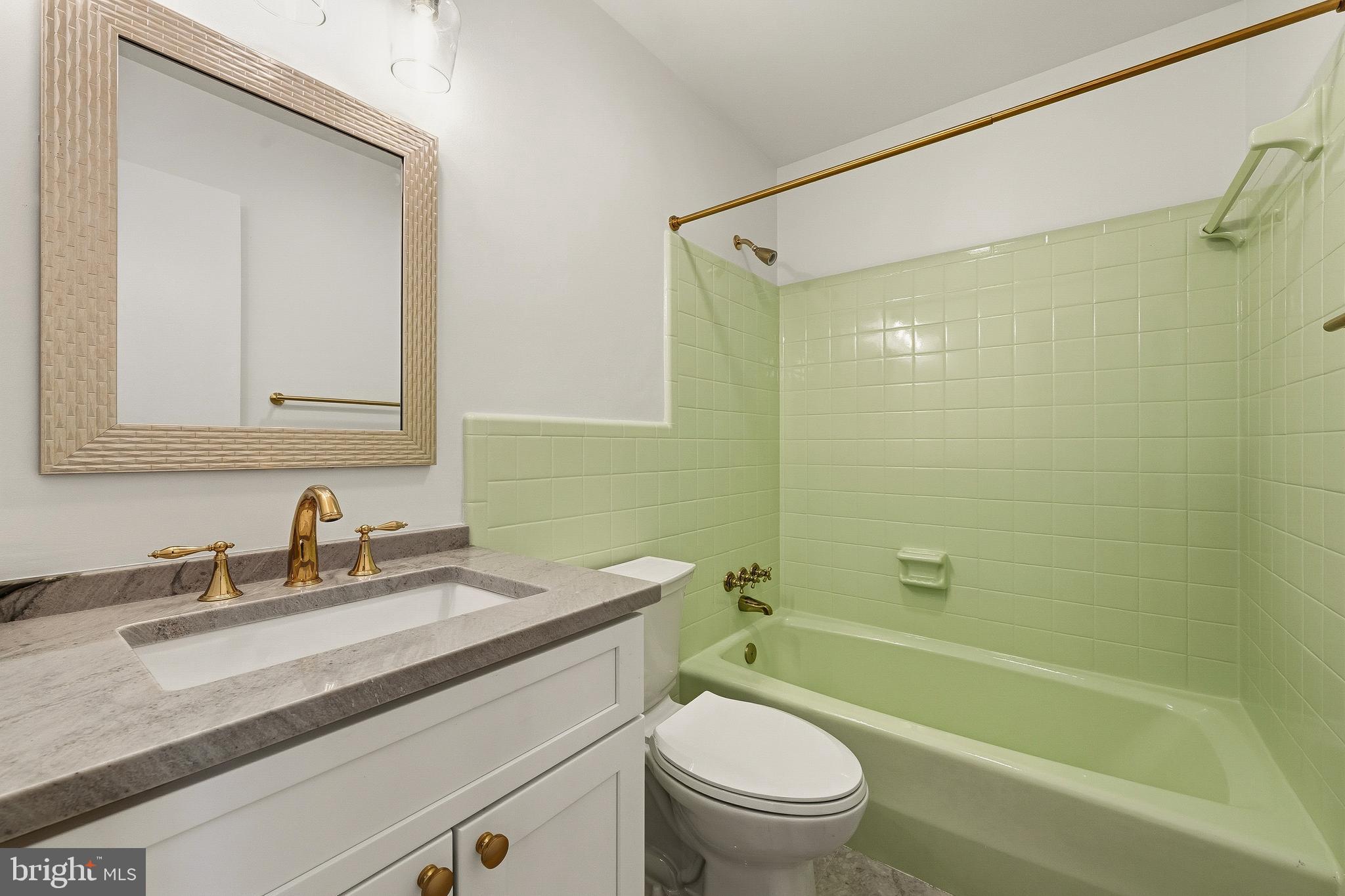 1213 Potomac School Road McLean, VA 22101 - Photo 35 of 52 Ensuite Bathroom 3