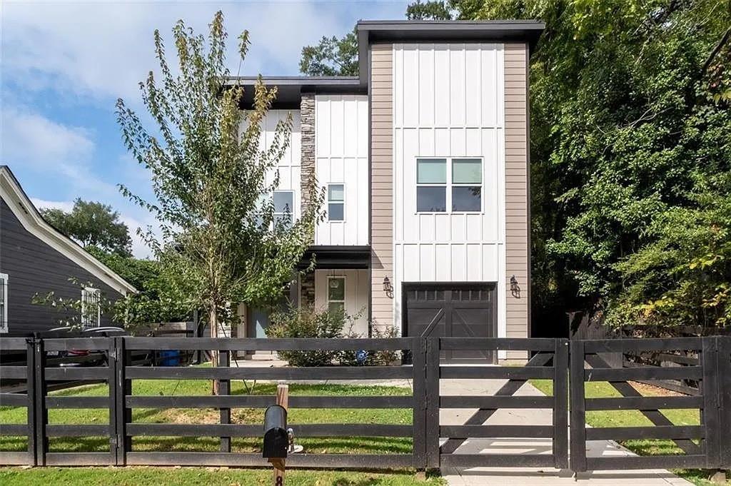 813 Coleman Street Southwest Atlanta, GA 30310 - Photo 11 of 39 a front view of a house with garden