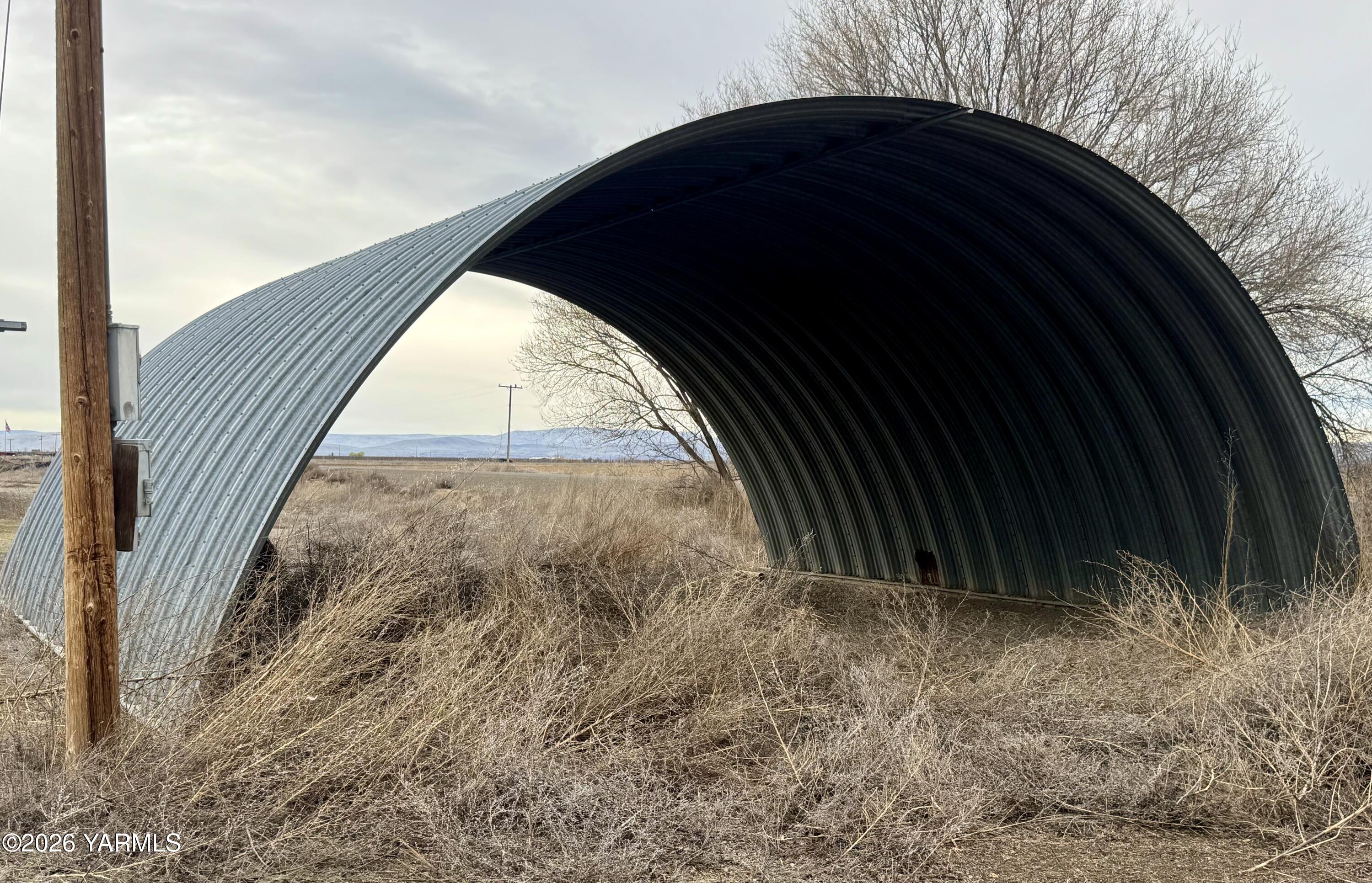 9250 Campbell Road Toppenish, WA 98948 - Photo 6 of 13 a view of entryway