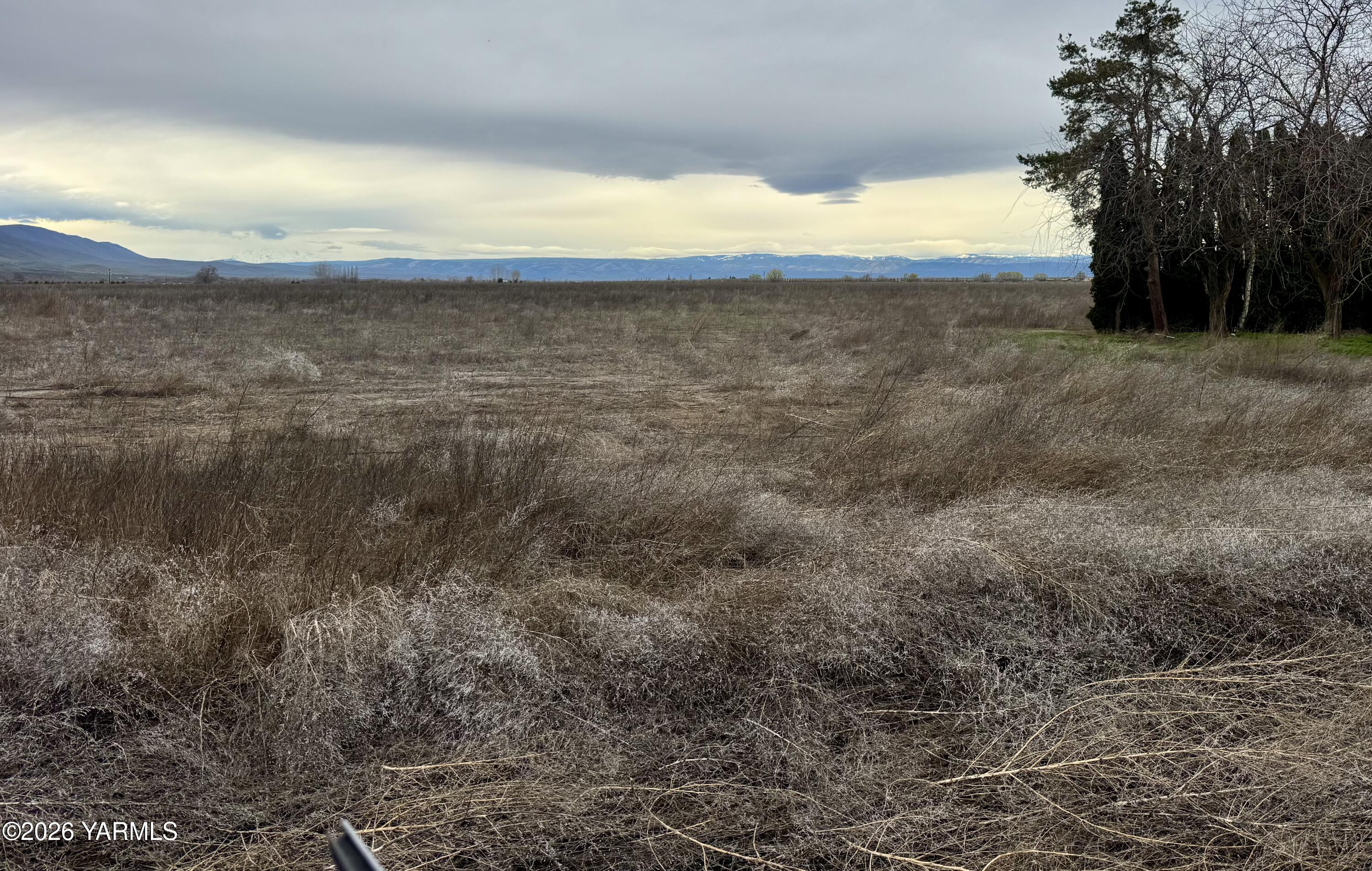 9250 Campbell Road Toppenish, WA 98948 - Photo 7 of 13 a view of an ocean beach