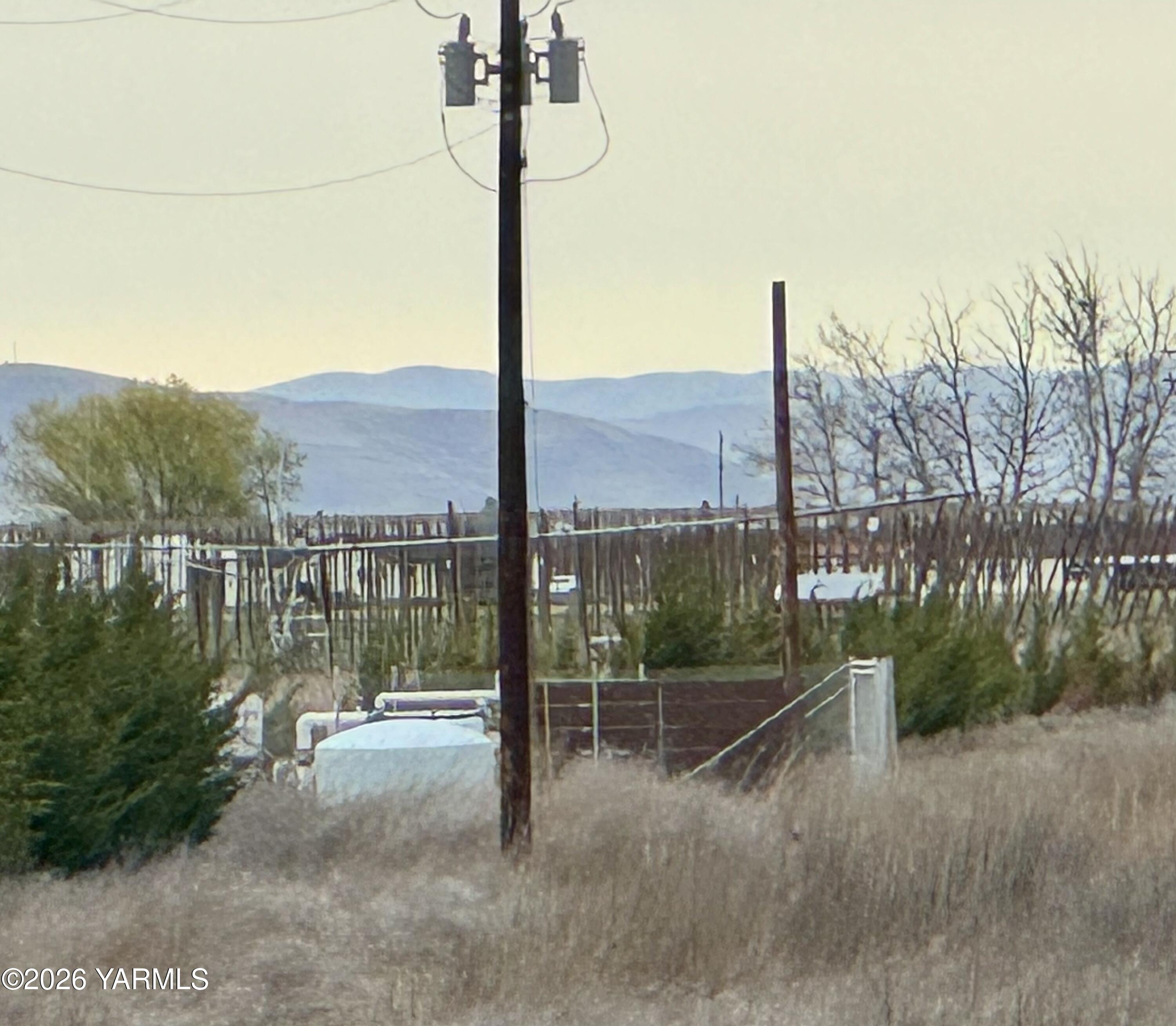 9250 Campbell Road Toppenish, WA 98948 - Photo 10 of 13 a view of a city from a balcony