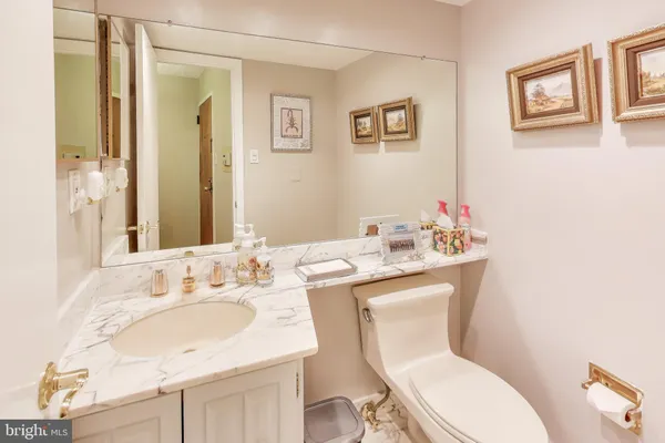 $3,550 | 1101 South Arlington Ridge Road, Unit 305, Arlington, VA 22202