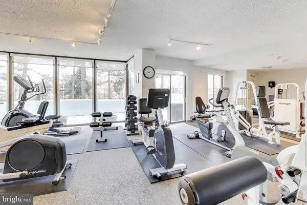 $3,550 | 1101 South Arlington Ridge Road, Unit 305, Arlington, VA 22202