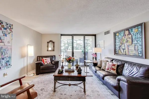 $3,550 | 1101 South Arlington Ridge Road, Unit 305, Arlington, VA 22202