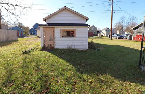 $141,200 | 807 5th Avenue East, Ashland, WI 54806