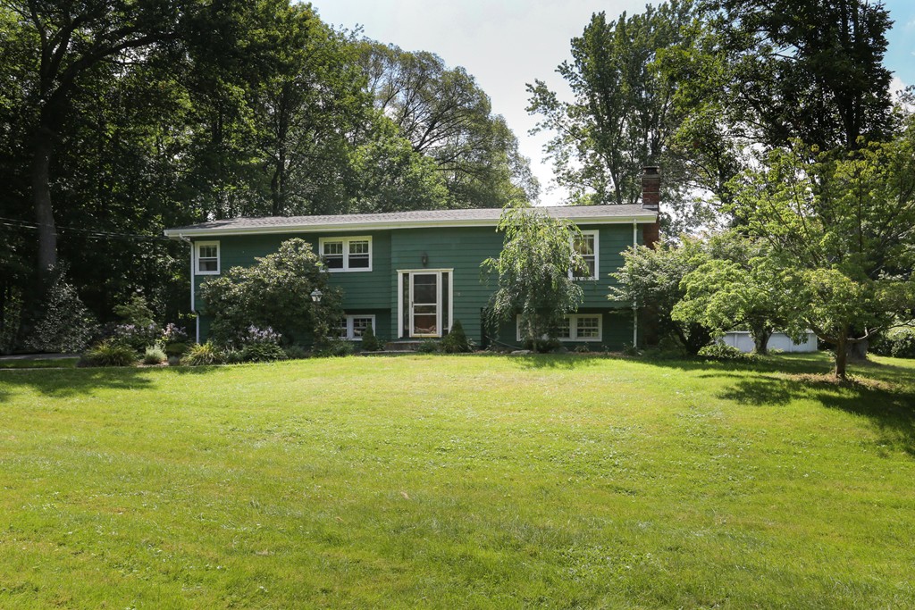 36 Flagg Road Southborough, MA 01772 - Photo 3 of 27 Gallery Image 3