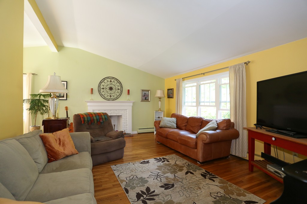 36 Flagg Road Southborough, MA 01772 - Photo 7 of 27 Gallery Image 7