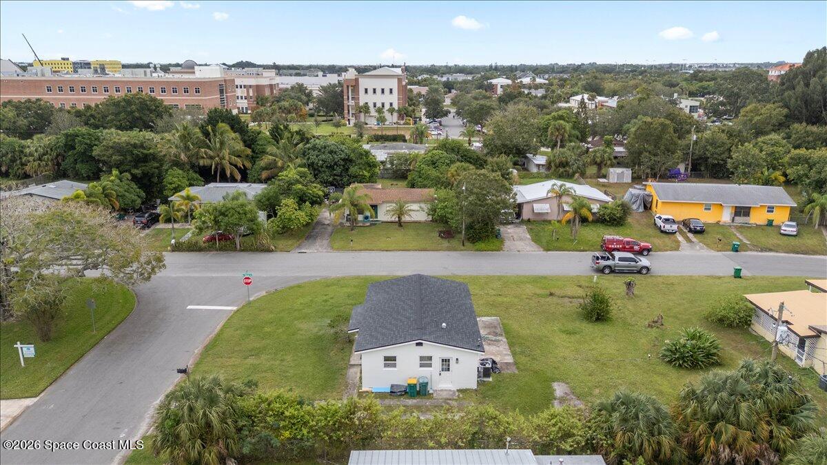 301 West Rutgers Street Melbourne, FL 32901 - Photo 5 of 44 04-DJI_20251106124127_0163_D