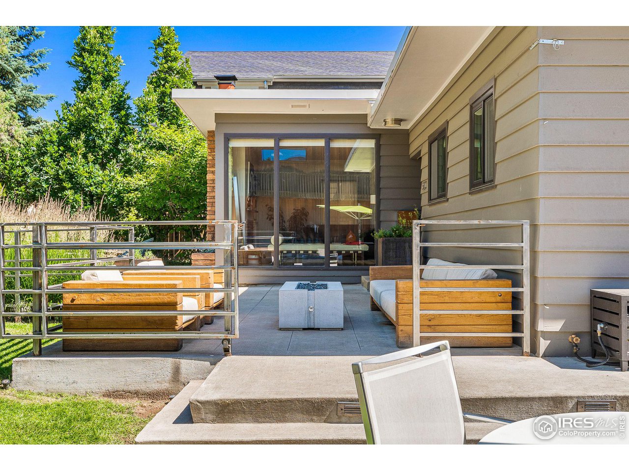 320 15th Street Boulder, CO 80302 - Photo 18 of 39 Patio with gas fireplace