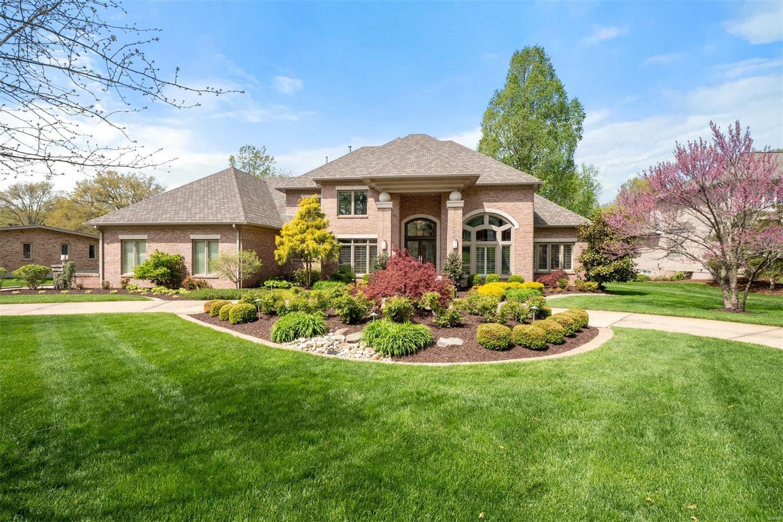 1 West Windrush Creek Road St. Louis, MO 63141 - Photo 2 of 46 Gallery Image 2