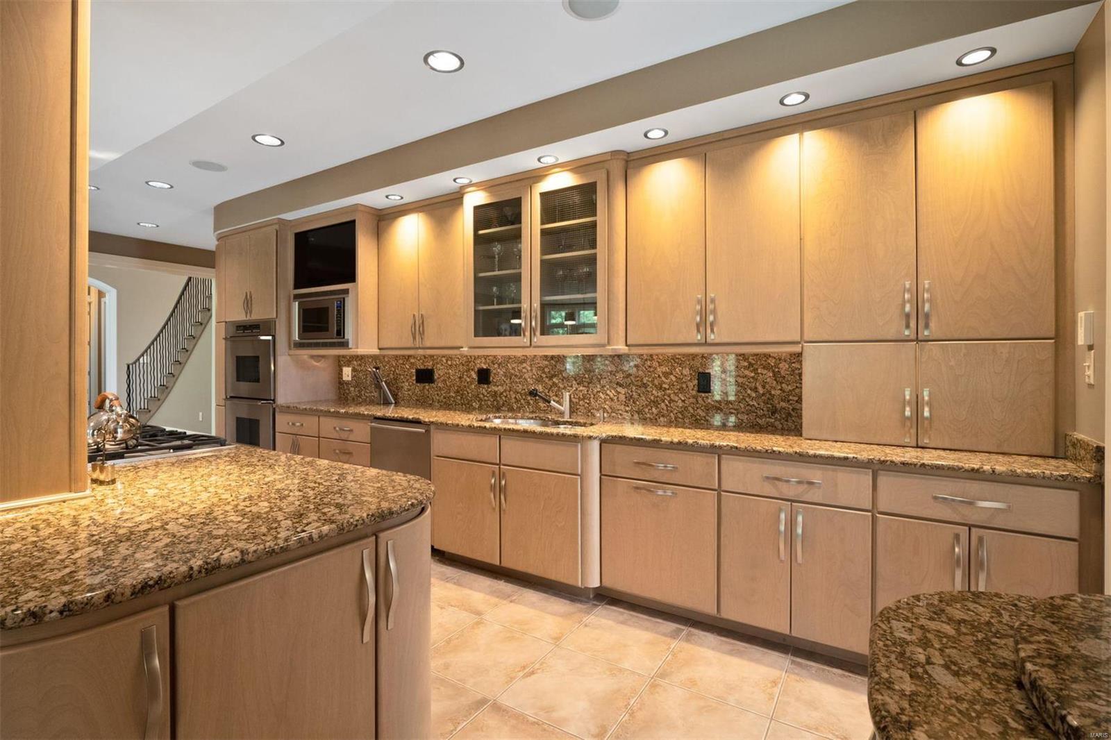 1 West Windrush Creek Road St. Louis, MO 63141 - Photo 13 of 46 Gallery Image 13