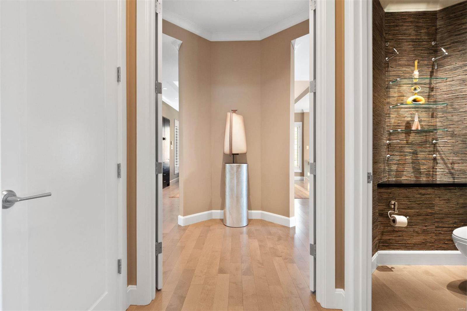 1 West Windrush Creek Road St. Louis, MO 63141 - Photo 16 of 46 Gallery Image 16
