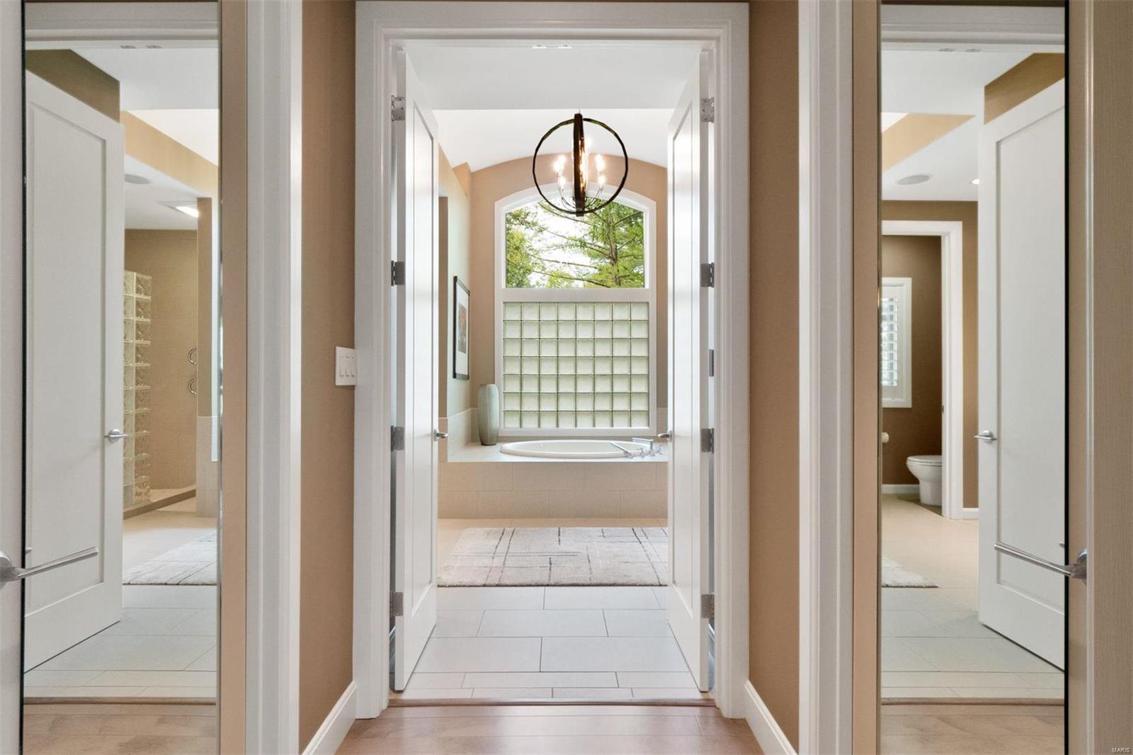 1 West Windrush Creek Road St. Louis, MO 63141 - Photo 21 of 46 Gallery Image 21