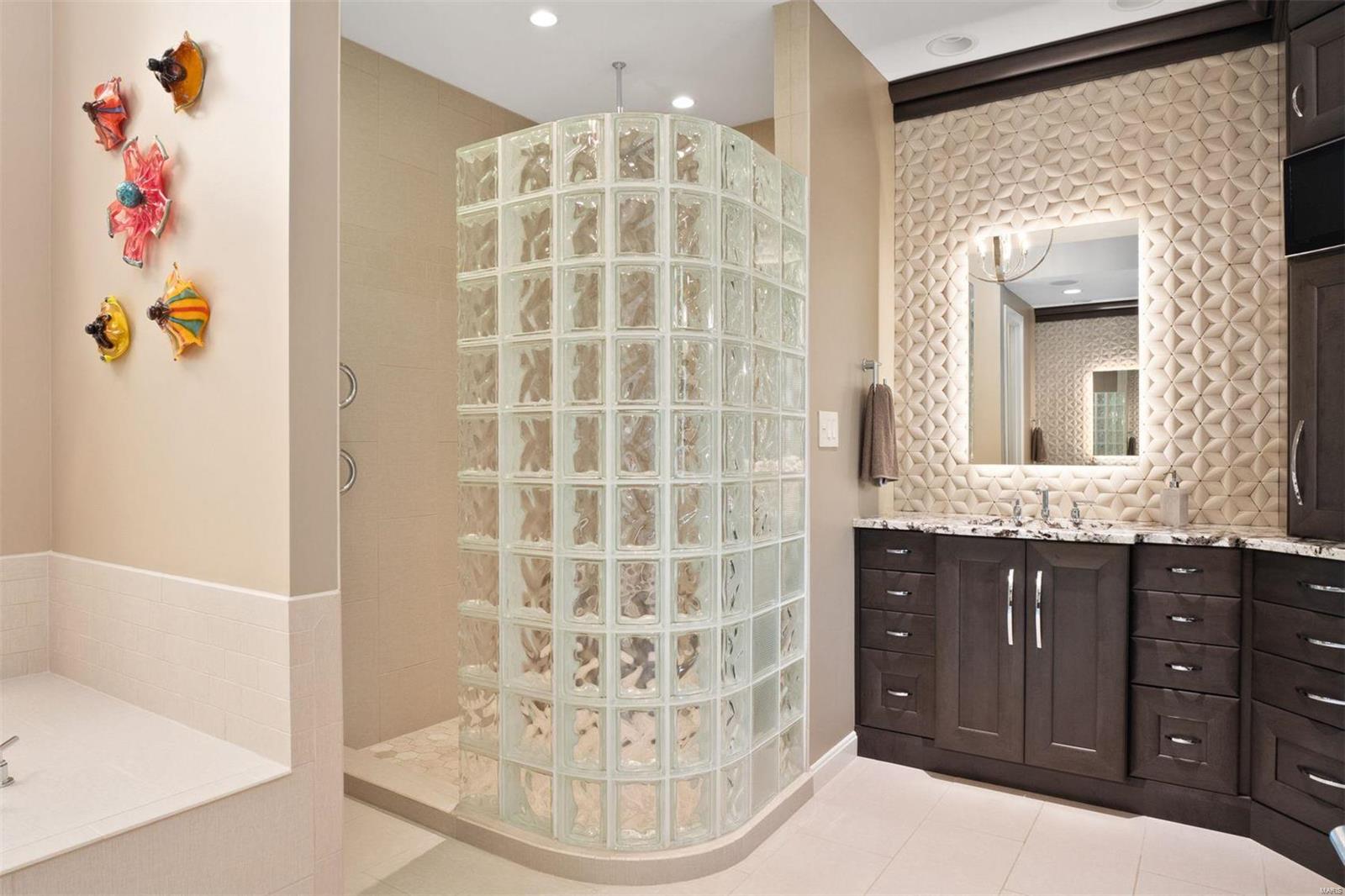 1 West Windrush Creek Road St. Louis, MO 63141 - Photo 23 of 46 Gallery Image 23