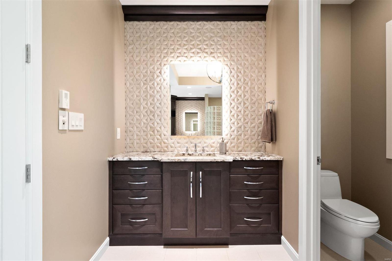 1 West Windrush Creek Road St. Louis, MO 63141 - Photo 24 of 46 Gallery Image 24