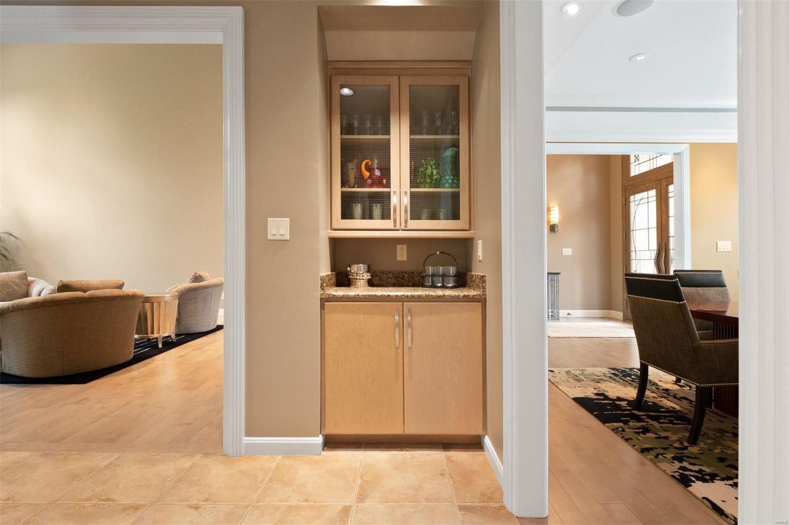 1 West Windrush Creek Road St. Louis, MO 63141 - Photo 27 of 46 Gallery Image 27