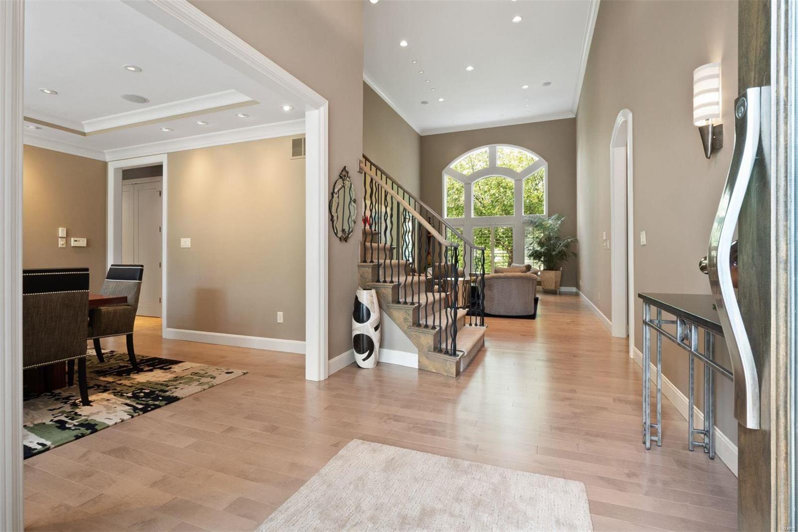 1 West Windrush Creek Road St. Louis, MO 63141 - Photo 5 of 46 Gallery Image 5