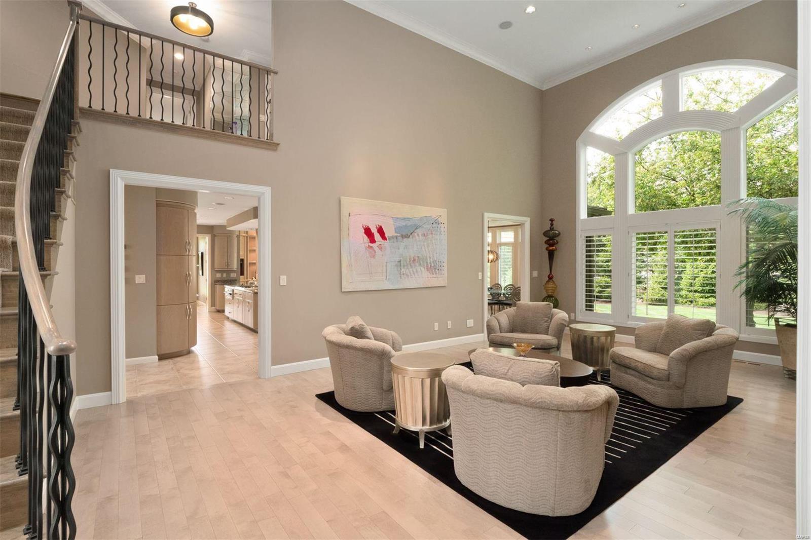 1 West Windrush Creek Road St. Louis, MO 63141 - Photo 7 of 46 Gallery Image 7