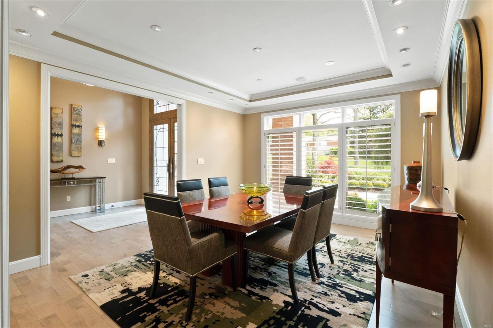 1 West Windrush Creek Road St. Louis, MO 63141 - Photo 9 of 46 Gallery Image 9